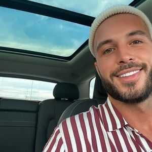 Meet your Posher, Jj